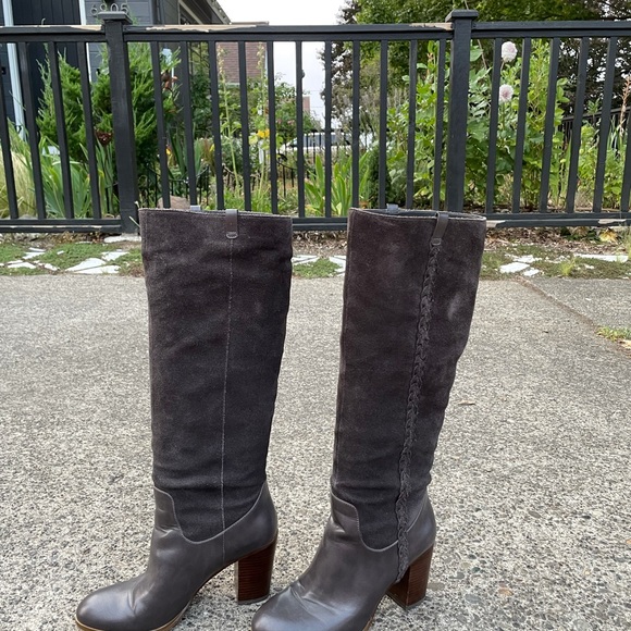 Gray Suede Boots Size 7 - Picture 9 of 10